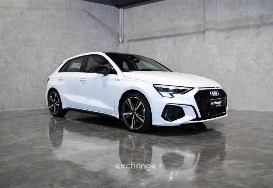 AUDI A3 Sportback 2.0 40 MHEV TFSI Performance Black S-tronic  2022 Branco Ibis