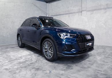 Q3 Black S Tronic