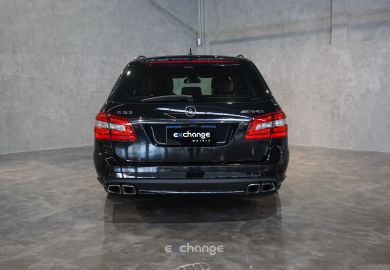 Mercedes-Benz E63 AMG Touring 2010 Preto