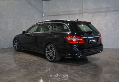 Mercedes-Benz E63 AMG Touring 2010 Preto