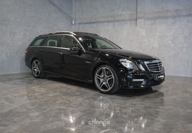 Mercedes-Benz E63 AMG Touring 2010 Preto