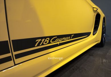 Porsche Cayman T 2022 Amarelo Racing